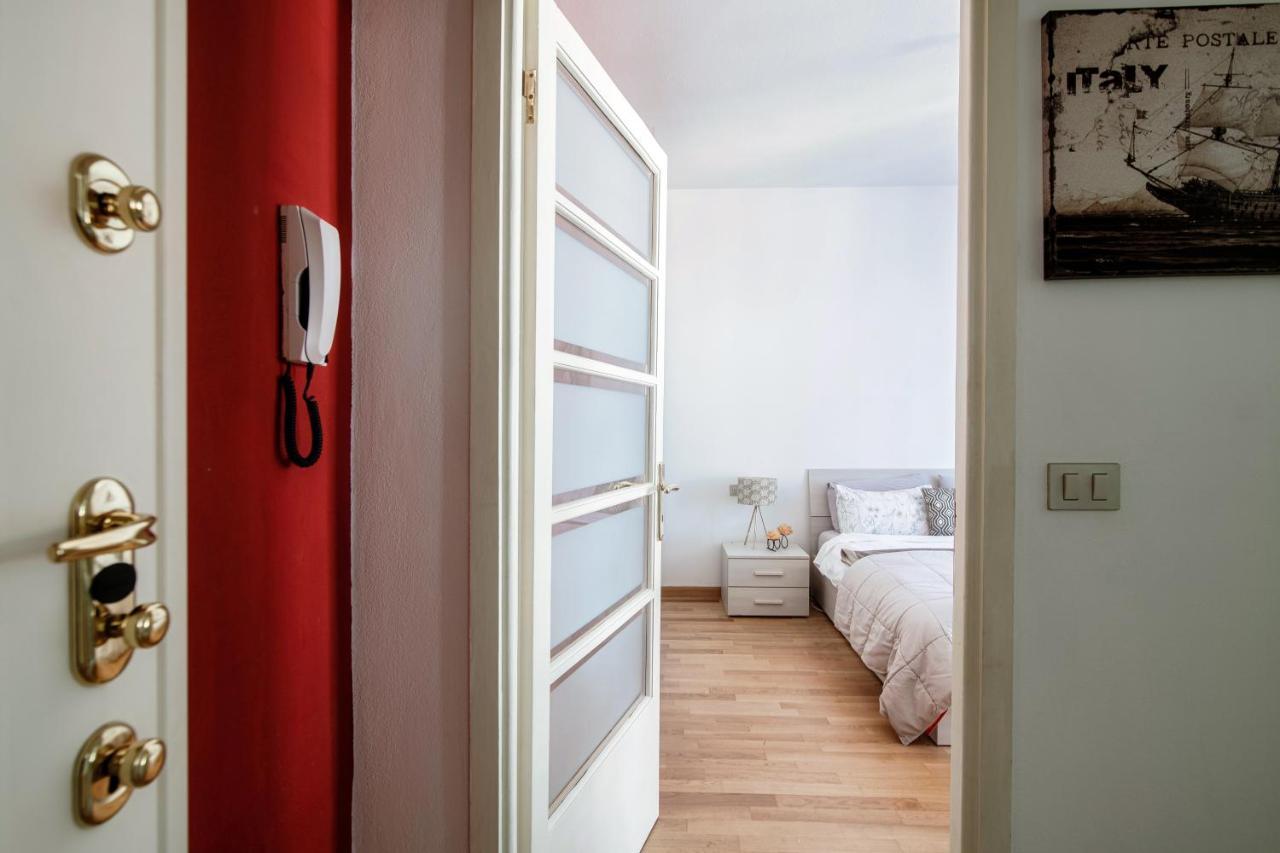 Anna'S Home Super Cozy Flat, With A/C, High Speed Wifi, Near The Lake And Public Transport Como Exterior photo